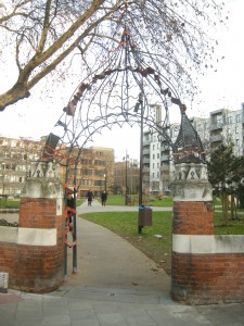 altab-ali-park-whitechapel-entrance-gate-with-arch